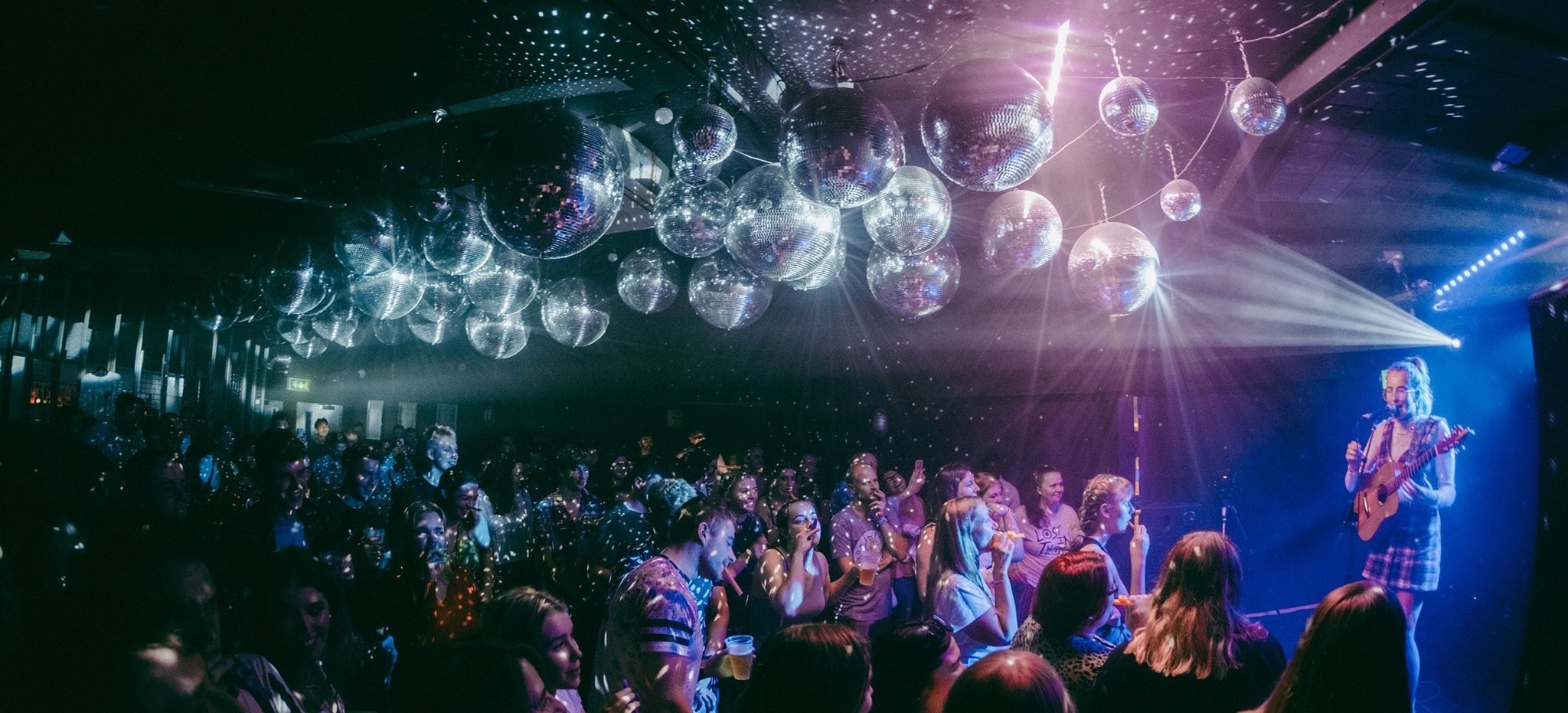The Grace live room crowd